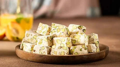 تصویر 2 از گز حبه ای اصفهان بافت لطیف پذیرایی اشرافی سنتی